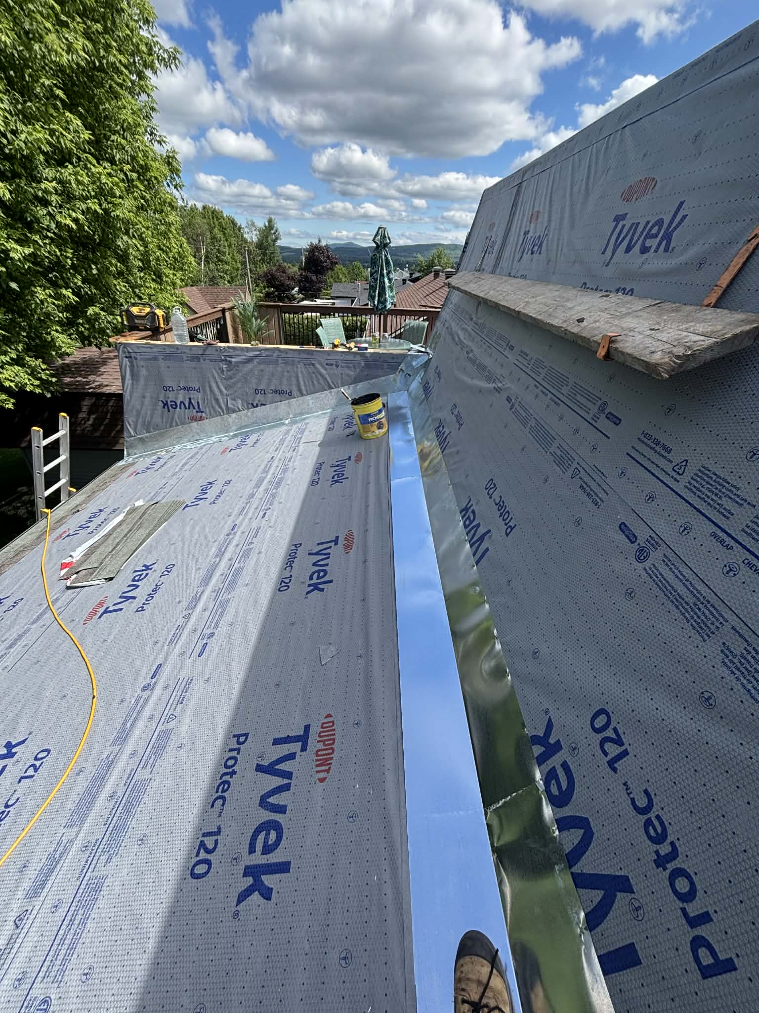 Étape 4 : Solins et Noues